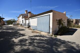 Finca rústica a Morata. Terreno rustico enorme en zona de gran belleza, con edificio