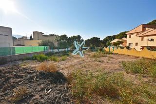 Terreny residencial a Calle paralelo 5. Solar en 3 línea de playa en la azohía