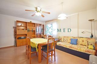 Flat in Calle de joaquín turina 1. Amplio piso en planta baja con garaje y trastero
