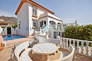 Chalet in Calle de goleta-playasol 2 28. Chalet con piscina y amplias terrazas en bolnuevo