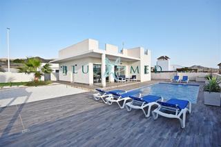 Chalet  Calle serre. Impresionante chalet con piscina y solárium en country club
