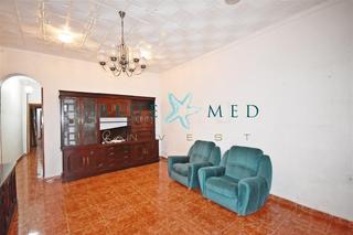 Piso  Calle hernán cortés. Planta baja muy próxima al paseo marítimo