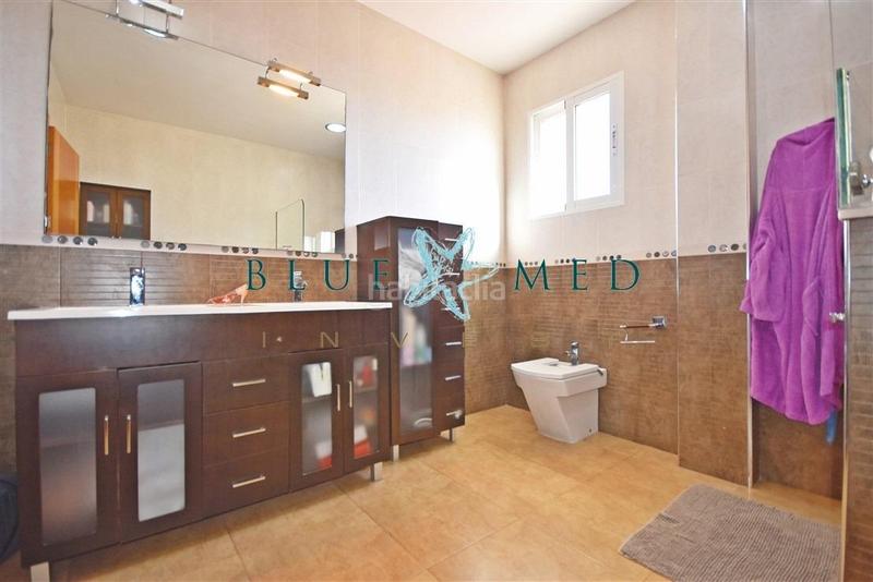 Foto dea2e076-1dbe-4a52-a1de-cb77515c24cc. Casa fantástica casa con solárium y sótano en Mazarrón casco urbano Mazarrón