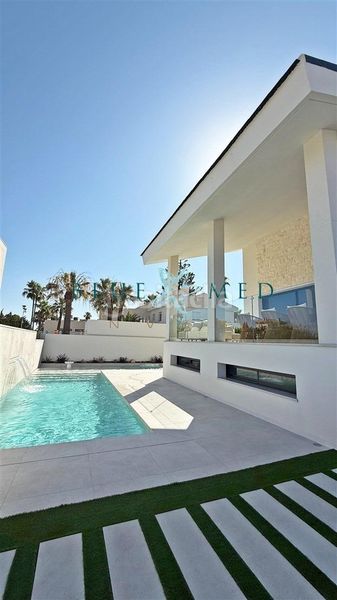 Foto 9588eece-7dac-451b-a593-47927ef1ee07. Chalet villa de lujo a estrenar en Veneziola la manga del mar menor en Manga del Mar Menor (La)