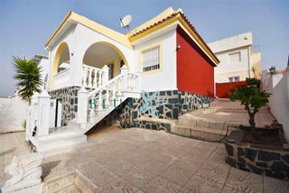 Xalet  Calle salamanca. Casa ideal para vivir o pasar tiempo, a pie de tiendas y servici