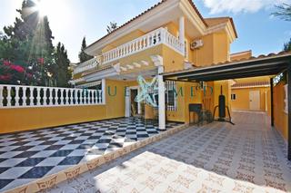 Duplex  Calle de tenerife-castellar i. Dúplex en playa grande totalmente reformado y a 400m del mar