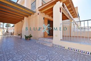 Dúplex  Calle del mar de arabia-ordenación bahía. Fantástico dúplex en esquina a 200 m de la playa de bahía