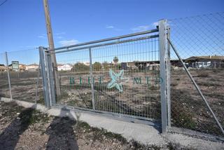 Rural plot  Carrer de grifo escuelas. Parcela vallada en el corazón de el paretón.