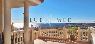 Xalet  Calle calle cabo santa maría. Villa con piscina privada y vistas al mar en el alamillo