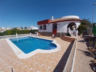 Xalet a Callizo san sebastián 31. Preciosa villa estilo rosa en el sector a