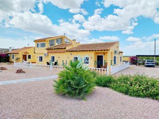 Haus  Central de las cañadas 16. Villa rural de 5 dormitorios y 3 baños con dos apartamentos inde