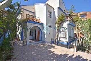 Xalet  Avenida avenida maro santo. Chalet independiente con vistas al mar en venta en el faro