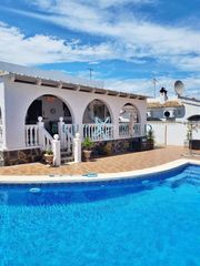Chalet  Calle calle cádiz. Villa fortuna independiente con piscina privada en sector a