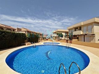 Duplex  Plaza plaza mar de alborán. Dúplex en esquina con 4 dormitorios y piscina comunitaria en bah