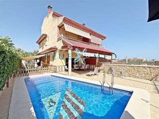 A tre livelli  Avenida avenida cabo cope. Espectacular tríplex pareado con piscina privada vistas al mar e