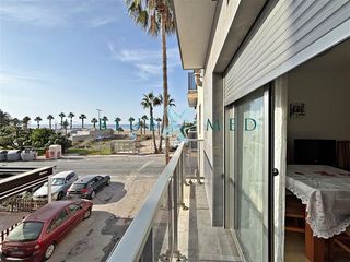 Apartament  Avenida avenida pedro lópez meca. Apartamento a 1 minuto de la playa y con vistas al mar en bolnue