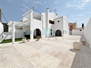 Duplex  Calle calle islas filipinas ordenación bahía. Dúplex con amplísima parcela a 500 metros de la playa de nares