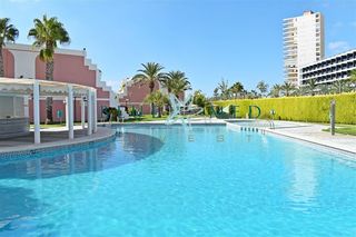 Apartament a Bahia. Apartamento reformado en primera línea, residencial con piscina