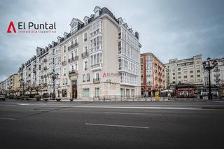 Location Local commercial à Puerto Chico. Local único en paseo de peredapuerto chico