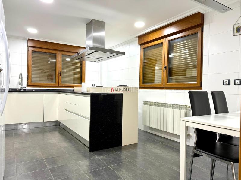 Foto c073bba5-9d12-41d3-b35f-d7a3975dd68c. Affitto chalet con riscaldamento parcheggio in Mortera Piélagos