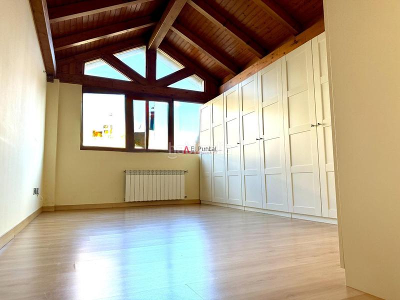 Foto c45d18cb-4a7a-447e-b2fc-fd2f121d56e1. Affitto chalet con riscaldamento parcheggio in Mortera Piélagos