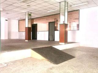 Miete Geschäftsraum in Pumarín. Impresionante local de  250 m² con doble salida de humos