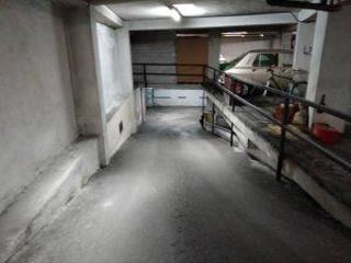 Autoparkplatz  Calle juan alvargonzález. Plaza de garaje para coche pequeño + moto + trastero en calle ju