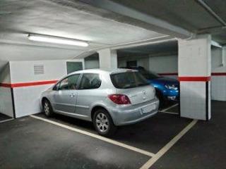 Autoparkplatz  Calle donato argüelles. Plaza de garaje para coche grande y trastero