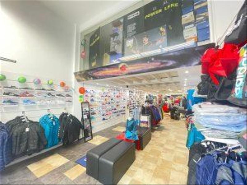 Foto 9b1b1f2d-275a-489d-b720-4bf25c84d753. Rent business premise in Centro Gijón