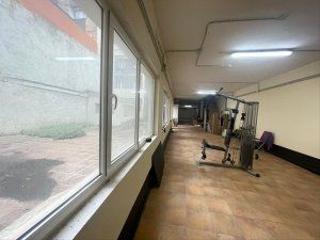 Location Local commercial  Avenida pablo iglesias. Sótano de 294m2 construidos con baño con dos accesos desde porta