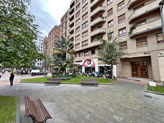 Local Comercial  Calle del general elorza. Venta de local en rentabilidad junto al vasco (oviedo).