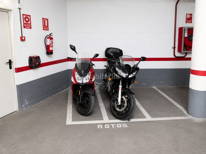 Foto 8372834d-a866-4c64-bbe1-dad81caffe13. Motorradparkplatz in El Bibio - Parque Gijón