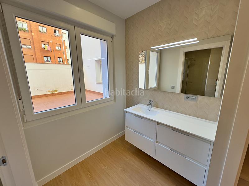 Foto f58dd3f8-3fec-490b-8dae-45408e565e69. Miete etagenwohnung mit heizung in Centro Gijón