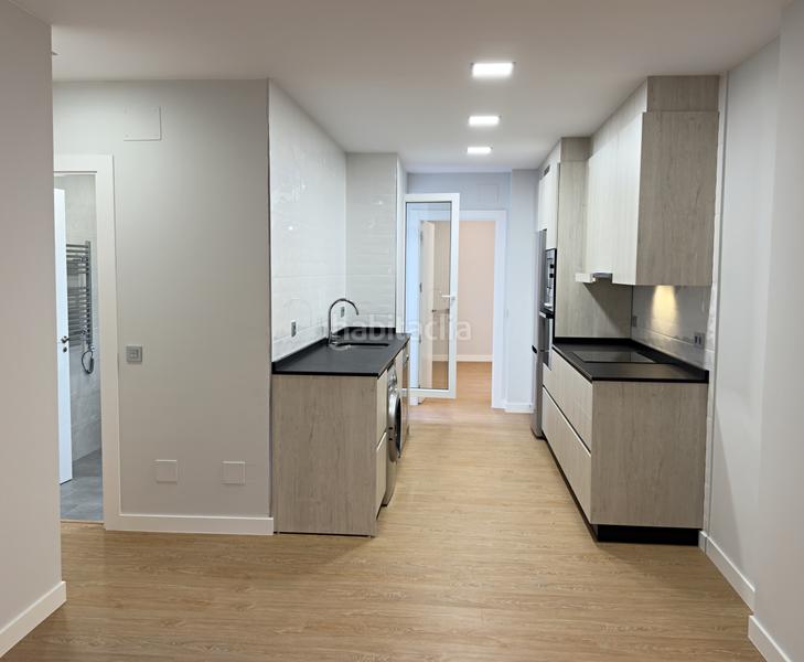 Foto 5916ca2a-776b-438d-9227-d61825f60b32. Rent flat with heating in Centro Gijón