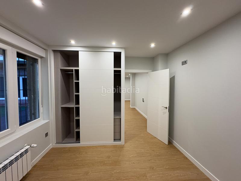 Foto dad223bf-41d2-485a-9010-9d9e25e19a71. Rent flat with heating in Centro Gijón