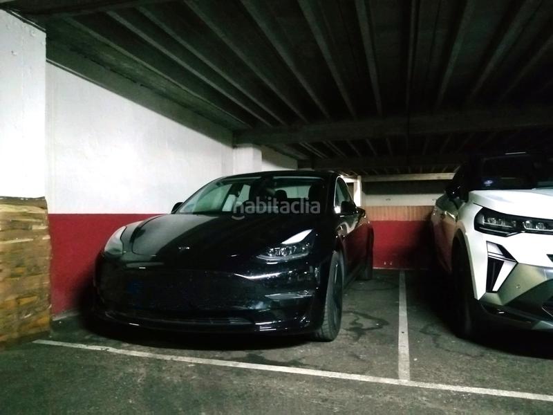 Foto 73fc0c18-ad69-47d5-84bf-e6a040dc165f. Autoparkplatz in Perchera Gijón