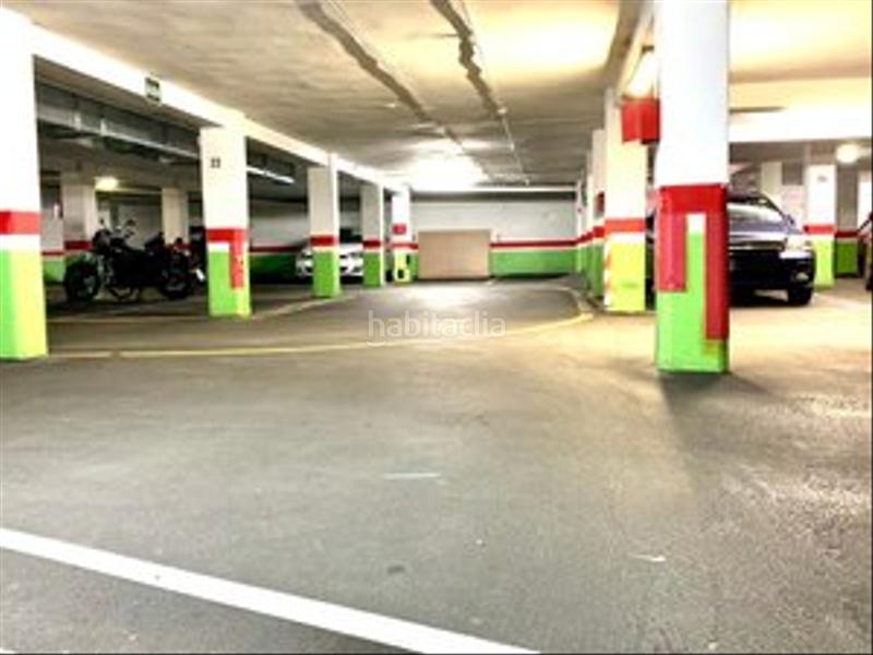 Foto 4638bdb8-df68-4cb8-966d-722fa83a20e7. Parking coche plaza proxima al centro a precio de extrarradio en Gijón