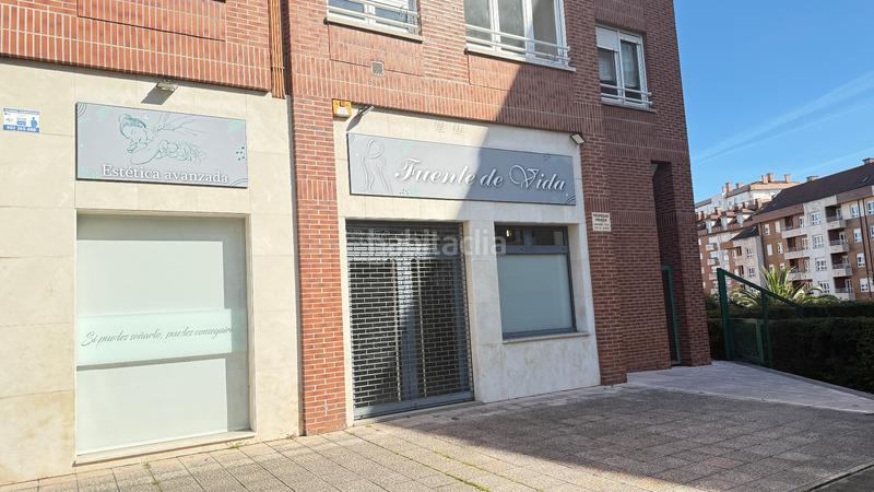 Foto a7d9aa70-3deb-45b4-ab47-a30a110e4a44. Rent business premise in Montevil Gijón