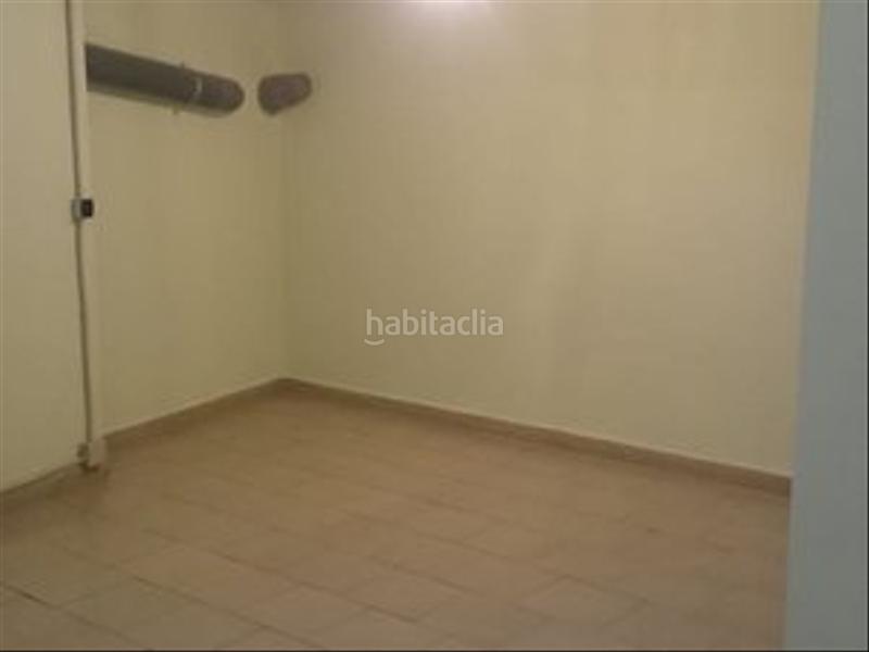 Foto 415f6003-d044-4ae4-b14b-105827047210. Piso en avenida de galicia 21 piso semi-nuevo de 2 habitaciones y 2 baños con terraza, trastero y local comercial. en Gijón