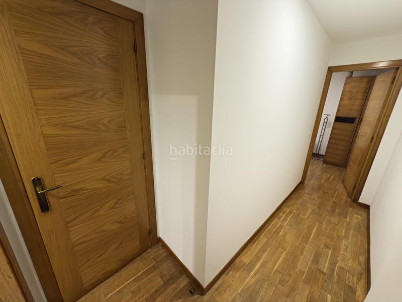 Foto c7463070-0d61-4a6d-85c8-be84edadd0d9. Piso en avenida de galicia 21 piso semi-nuevo de 2 habitaciones y 2 baños con terraza, trastero y local comercial. en Gijón