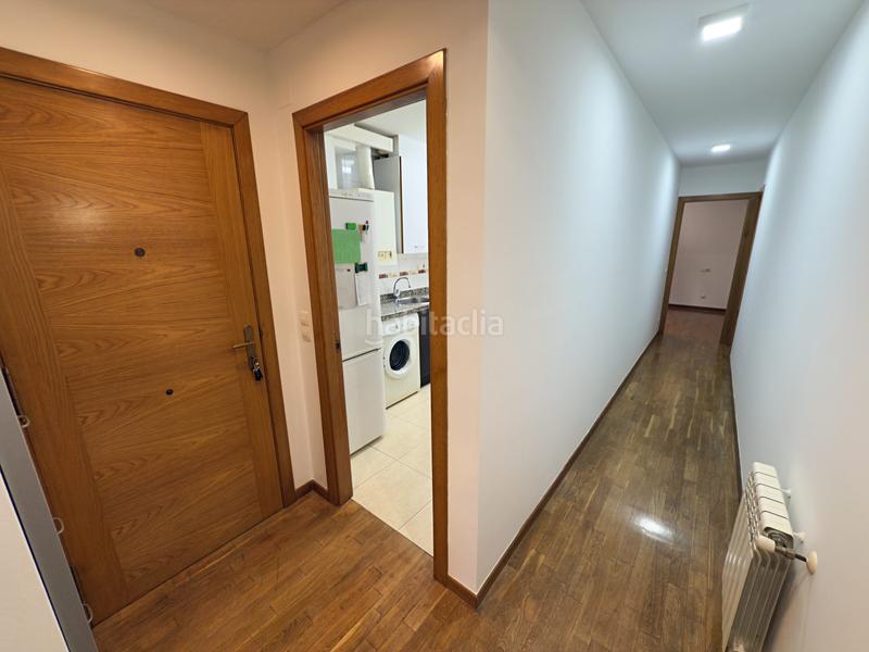 Foto e7654794-62b6-440c-a04b-a2db653813ad. Piso en avenida de galicia 21 piso semi-nuevo de 2 habitaciones y 2 baños con terraza, trastero y local comercial. en Gijón