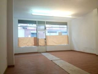 Rent Business premise in La Calzada. Estupenda oportunidad de alquiler en el centro mas comercial de