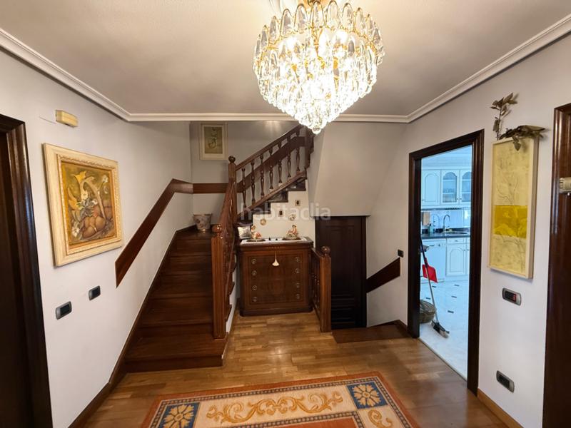 Foto 1228f51e-ce36-42b3-ab9b-f41b2afd314a. Semi detached house with heating parking in Ciudad Naranco - Prados de La Fuente Oviedo