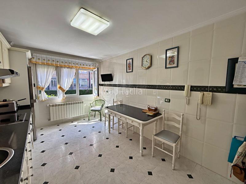 Foto 14a0218b-12cc-4d40-a6ae-d0c01d67f77b. Semi detached house with heating parking in Ciudad Naranco - Prados de La Fuente Oviedo