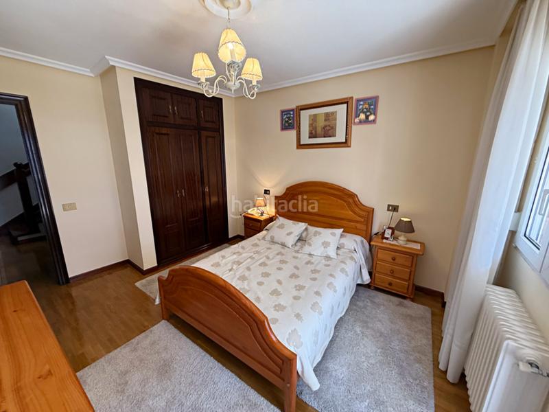 Foto 157c526b-5ba5-430e-af79-a9c933ac0e17. Semi detached house with heating parking in Ciudad Naranco - Prados de La Fuente Oviedo