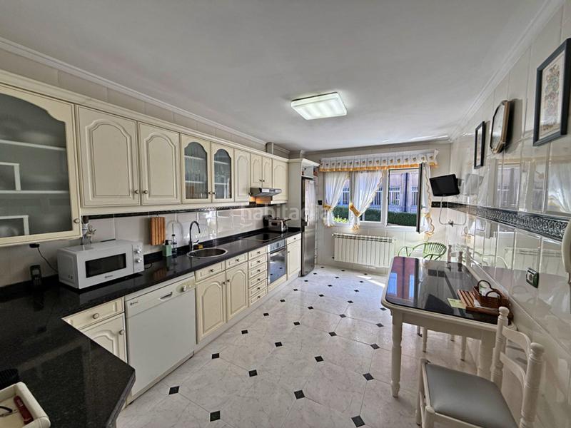 Foto d3cfc1c4-01d1-482e-99e3-427eb0158819. Semi detached house with heating parking in Ciudad Naranco - Prados de La Fuente Oviedo