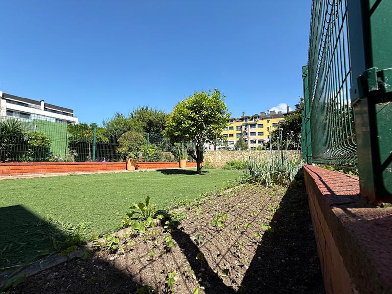 Foto f0baa30f-1e43-4d38-a6e7-1899113695bb. Semi detached house with heating parking in Ciudad Naranco - Prados de La Fuente Oviedo