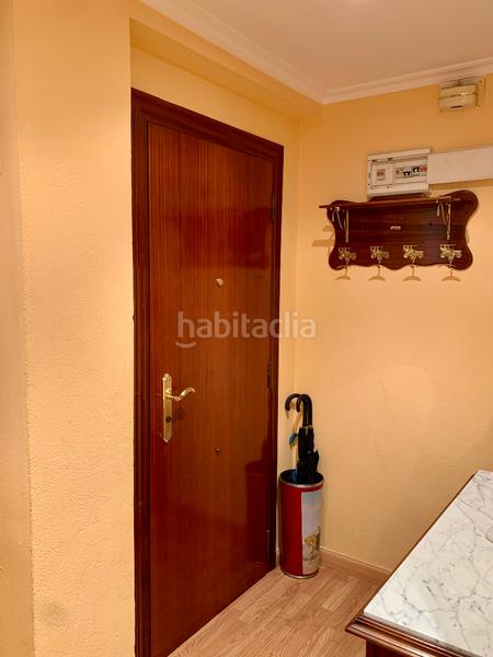 Foto 48f84946-517c-44b9-bda4-f0e3f66b8074. Piso  de 3 dormitorios, cocina con despensa, salon comedor, baño con ducha y ventana y ascensor. en Gijón