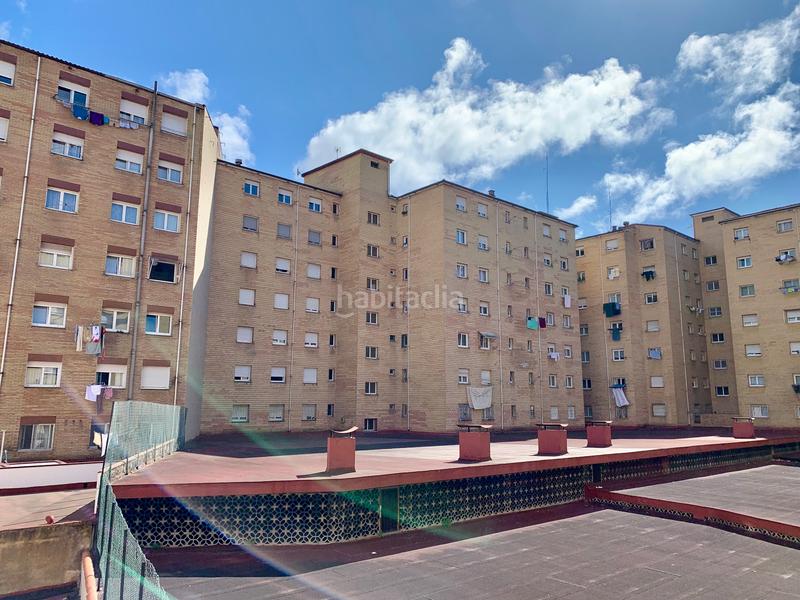 Foto 8225a67e-62a0-40c7-9bb6-b7c41b7053f8. Piso  de 3 dormitorios, cocina con despensa, salon comedor, baño con ducha y ventana y ascensor. en Gijón