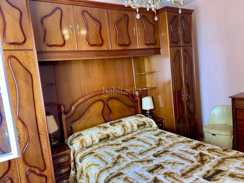 Foto 907c2fa3-b06c-474a-a0fe-491f07d3b9fa. Piso  de 3 dormitorios, cocina con despensa, salon comedor, baño con ducha y ventana y ascensor. en Gijón